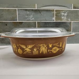 Pyrex 1.5Quart Early American Casserole